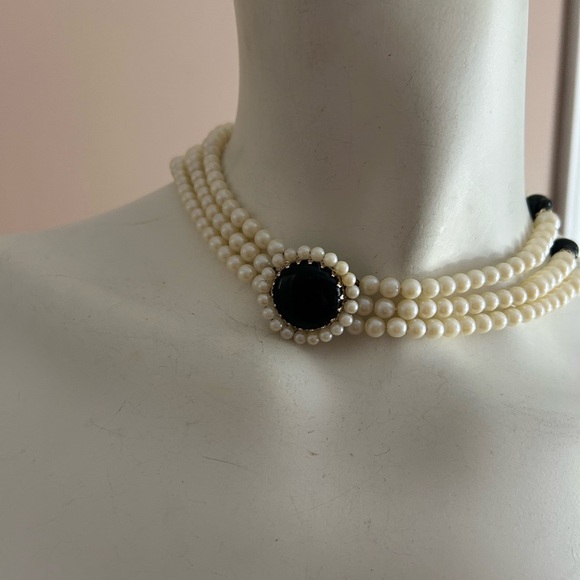 Elegant Pearl and Black Bead Necklace - Picture 6 of 8